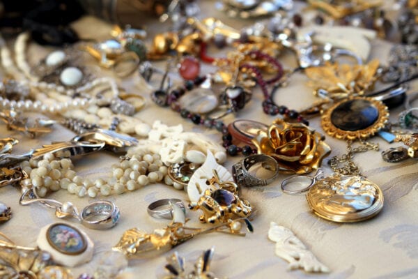 How to Sell Estate Jewelry in Ohio
